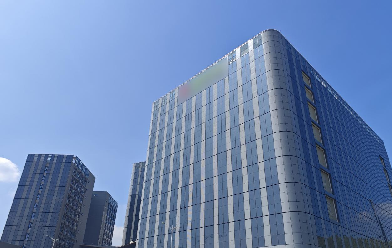 平板显示│深圳某平板行业龙头科技公司新建高效机房， 综合能效比高达5.6！